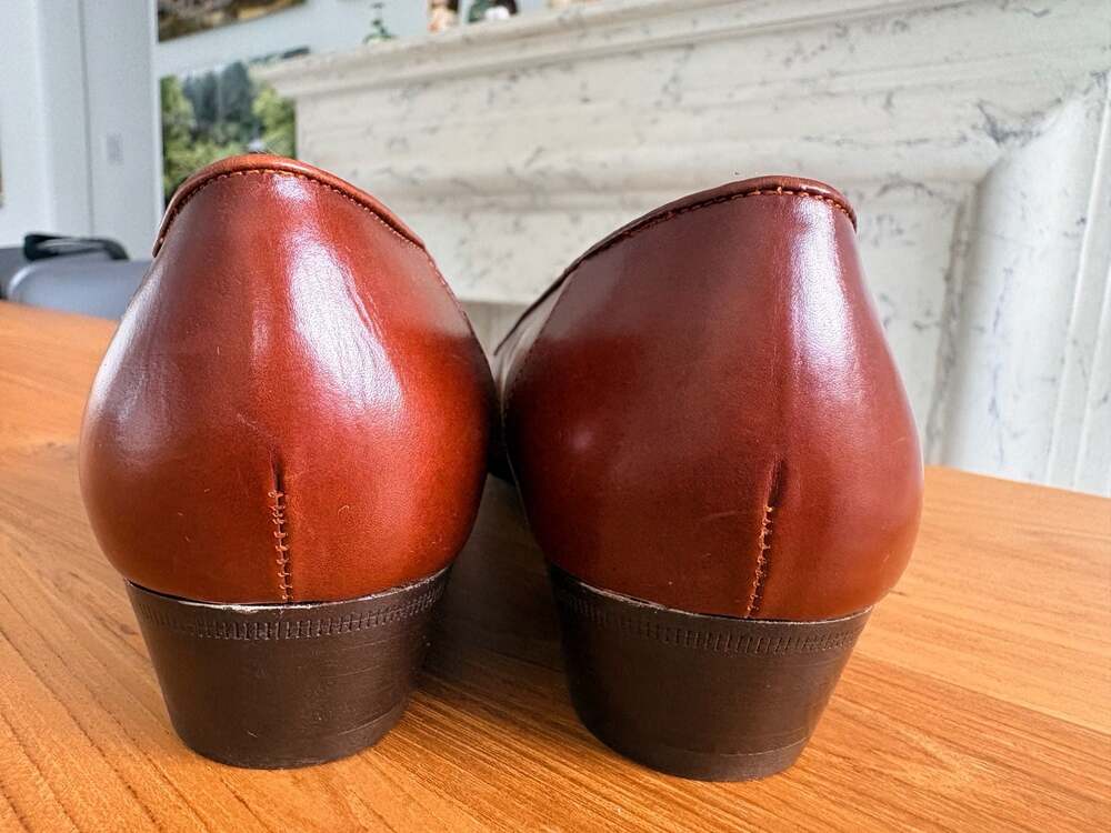Salvatore Ferragamo Vintage Brown Leather Loafers Ladies Size 6.5 EUC - Picture 2 of 6